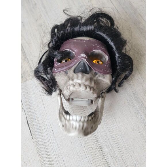 Hyde eek chattering skull animated superhero Halloween prop scary - Picture 6 of 13